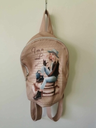 Dívčí šaty s batůžkem